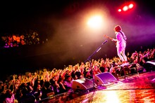 るみなす（G, Cho / サバシスター）（撮影：齋藤タカヒロ）