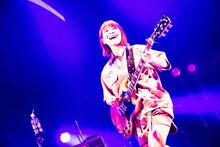 るみなす（G, Cho / サバシスター）（撮影：齋藤タカヒロ）