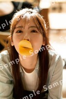 筒井あやめ（乃木坂46）1st写真集「感情の隙間」丸善ジュンク堂書店特典ポストカード（撮影：細居幸次郎）