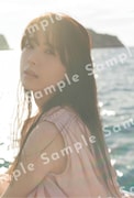 筒井あやめ（乃木坂46）1st写真集「感情の隙間」TSUTAYA特典ポストカード（撮影：細居幸次郎）
