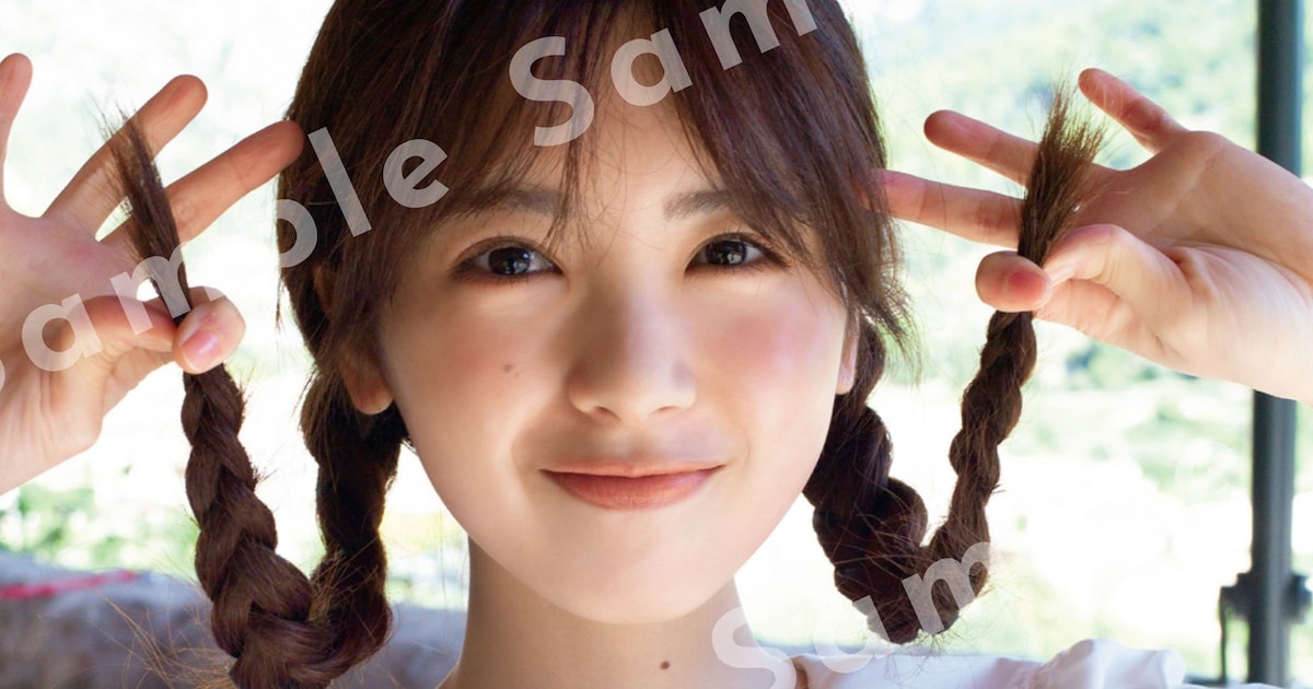 筒井あやめ（乃木坂46）1st写真集「感情の隙間」星野書店近鉄パッセ店 