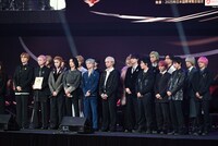 「2025微博文化交流ナイト」に登壇したEBiDAN。