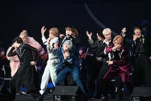 BUDDiiSのパフォーマンスの様子。