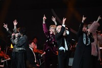 BUDDiiSのパフォーマンスの様子。