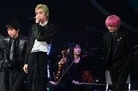 SUPER★DRAGONのパフォーマンスの様子。