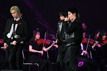 SUPER★DRAGONのパフォーマンスの様子。