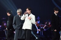 SUPER★DRAGONのパフォーマンスの様子。