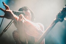 アユニ・D（B, Vo / PEDRO）（撮影：西槇太一）