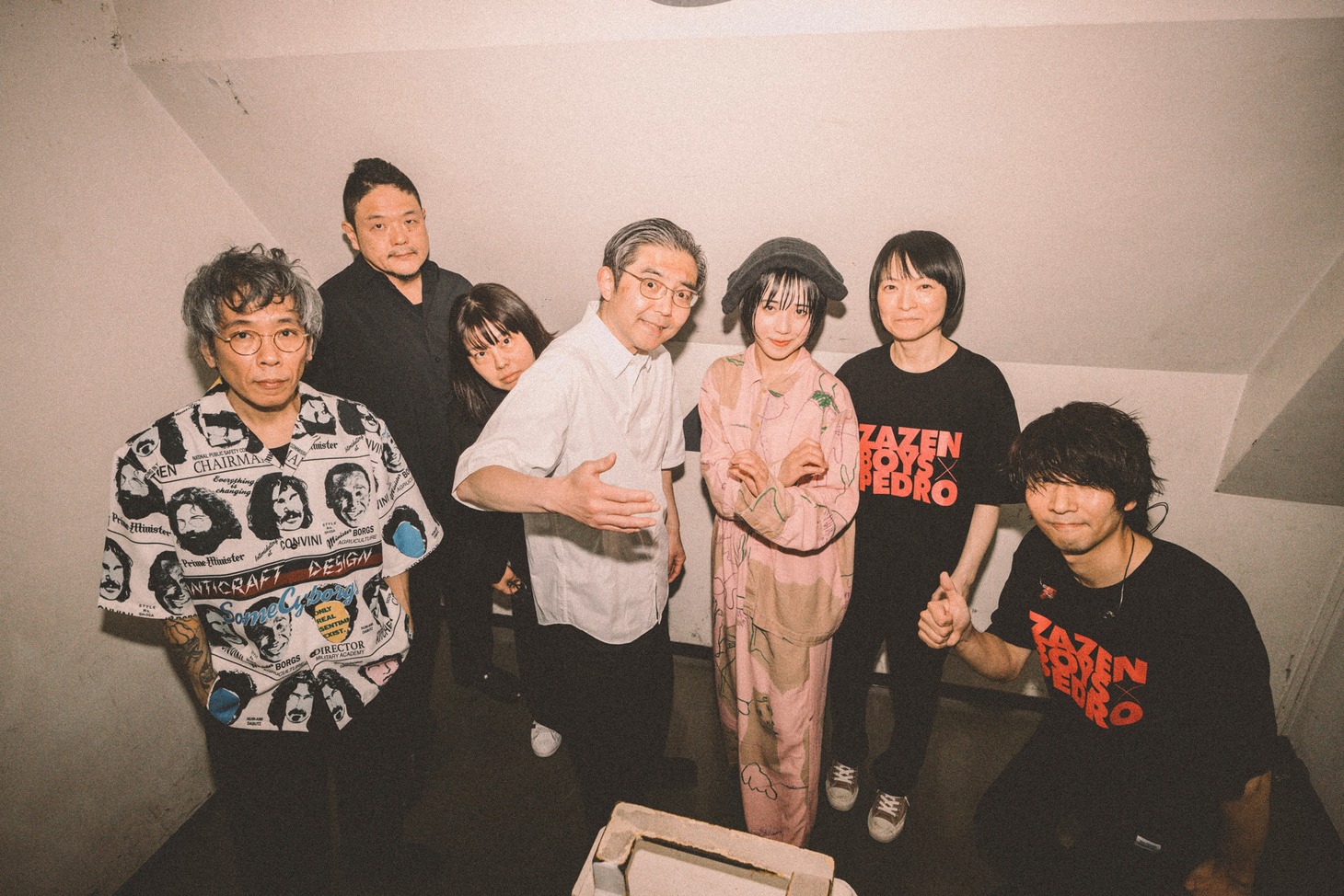ZAZEN BOYSとPEDRO。（撮影：西槇太一）