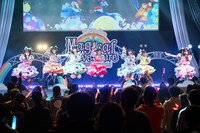 ジャンプするHAPPY CREATORS。