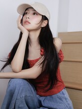 カン・ヘウォン（ex. IZ*ONE）。SNIDEL「2025 SUMMER COLLECTION」より。