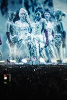 「Coachella Valley Music and Arts Festival」でのXGのライブの様子。