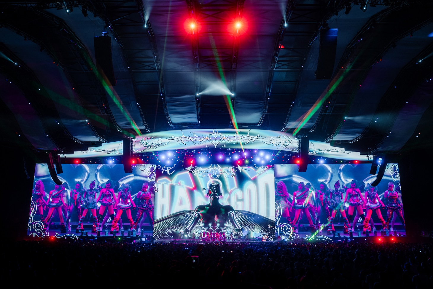 「Coachella Valley Music and Arts Festival」でのXGのライブの様子。
