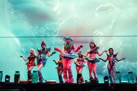 「Coachella Valley Music and Arts Festival」でのXGのライブの様子。