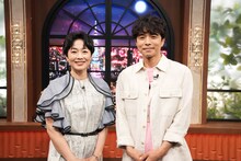左から有働由美子、井ノ原快彦。©日本テレビ
