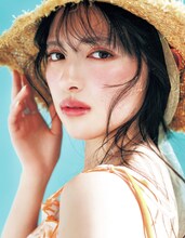 「美的」6月号に掲載される菅田愛貴（超ときめき♡宣伝部）のカット。