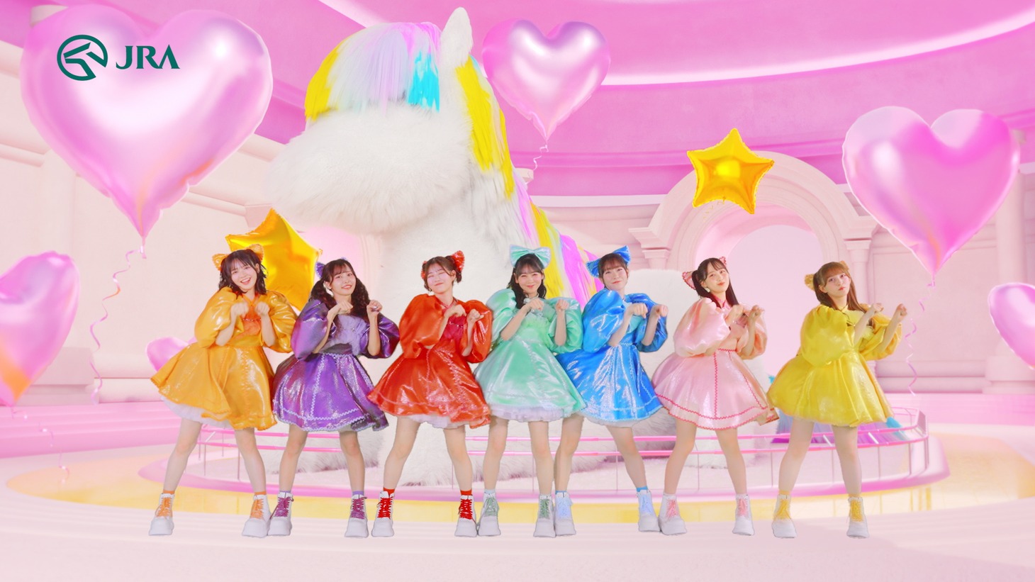 「かわいいけいば VS イケメンケイバ」FRUITS ZIPPERダンスムービーより。
