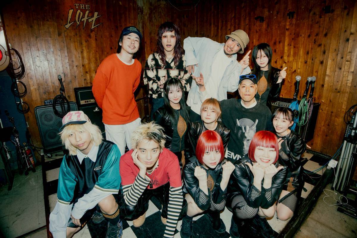 ASP、SATOH、SPARK!!SOUND!!SHOWの集合写真（撮影：かわどう）