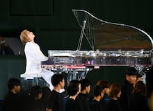 YOSHIKI
