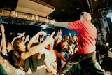 SATOHのライブの様子。(撮影:かわどう)