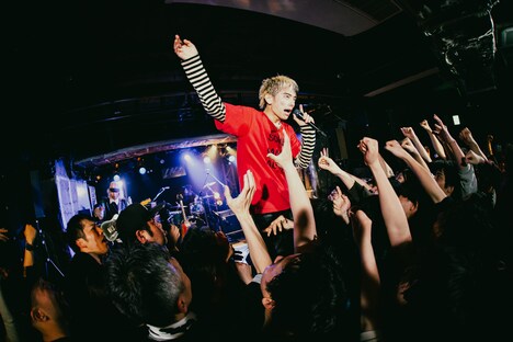 Linna Figg（Vo / SATOH）（撮影：かわどう）