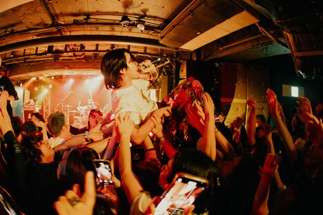 タクマ（Syn, G, Cho / SPARK!!SOUND!!SHOW!!）（撮影：かわどう）