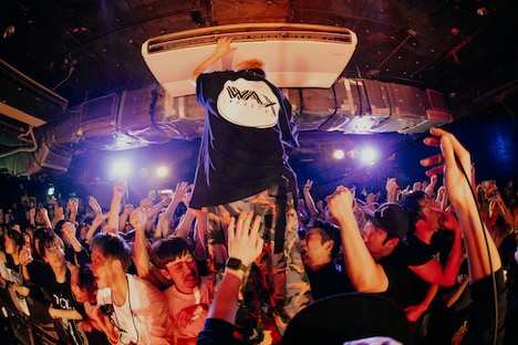 SPARK!!SOUND!!SHOW!!のライブの様子。（撮影：かわどう）