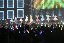 「私立恵比寿中学15th Anniversary大学芸会2025～LOVE&BRAVE～」の様子。