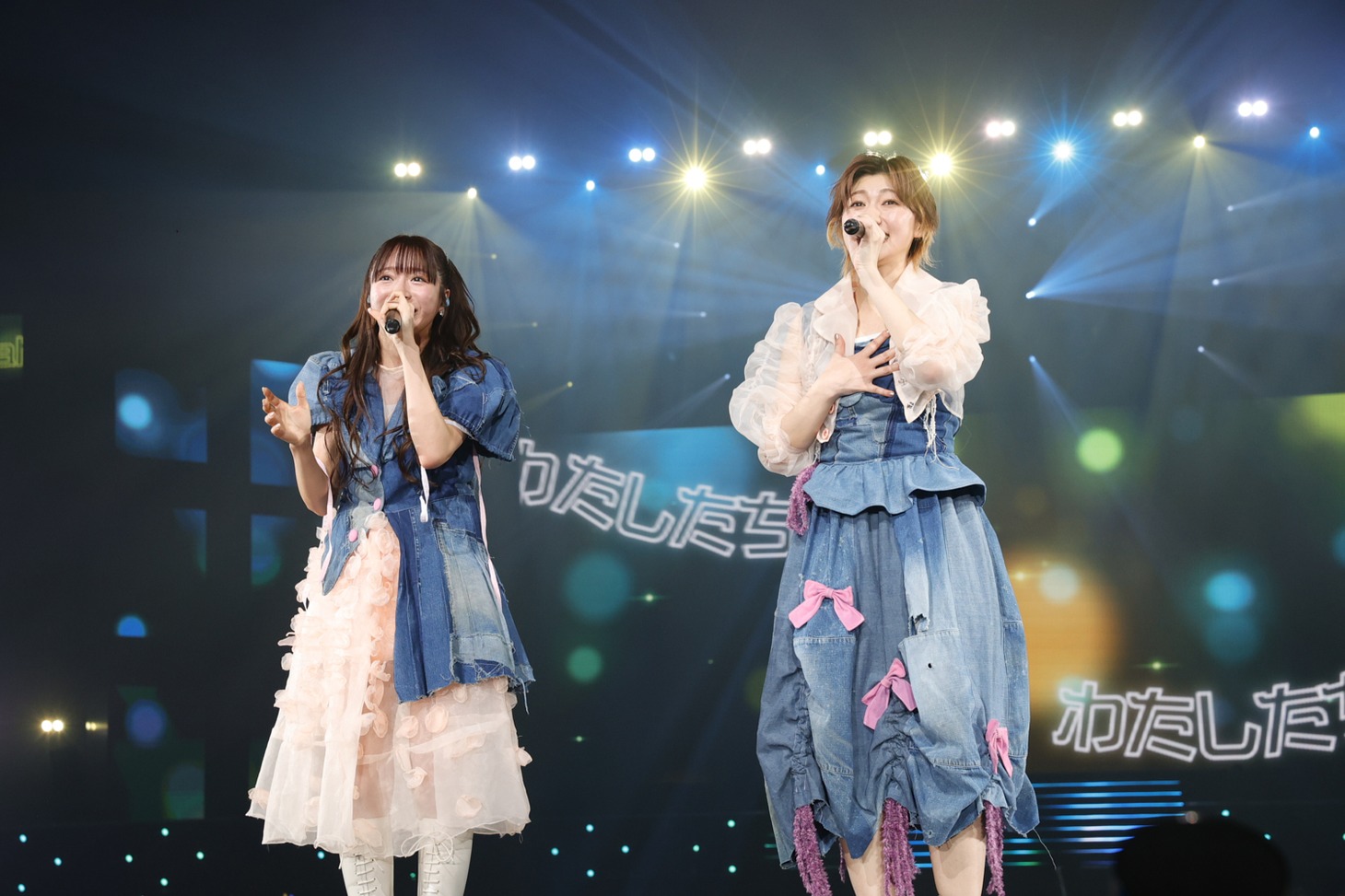 左から中山莉子、小林歌穂。