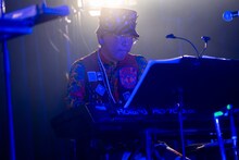 新垣隆（ジェニーハイ）