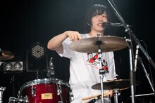 「お前ら、グレートだぜ」とつぶやくツミキ（Aooo）。