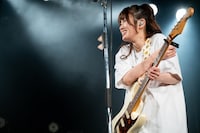 ツミキのコメントに鳥肌を立てる石野理子（Aooo）。