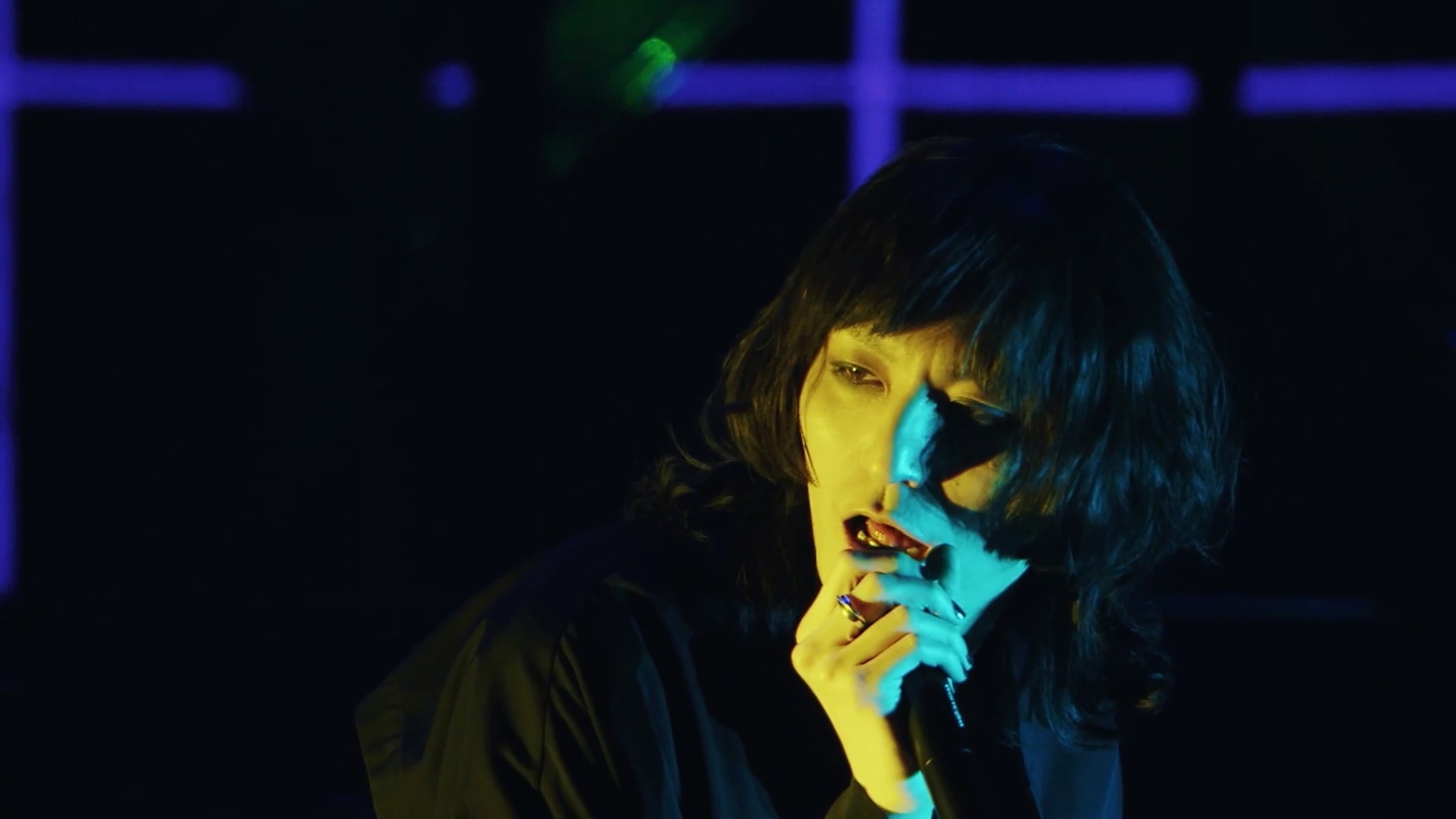 ドレスコーズ「キラー・タンゴ」ライブ映像のサムネイル。