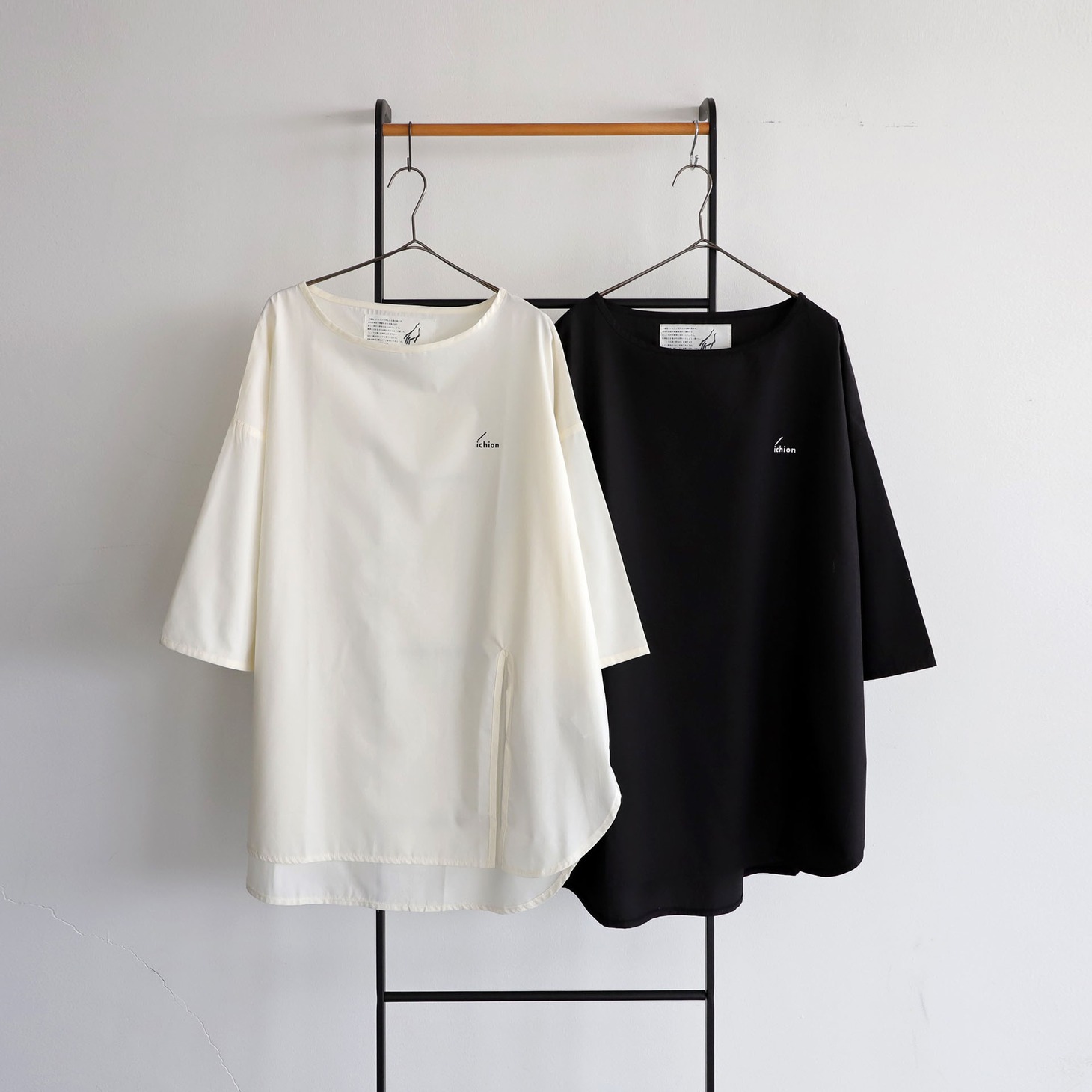 ロゴTシャツ