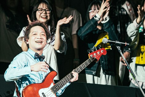 長谷川プリティ敬祐（B）（撮影：西槇太一）