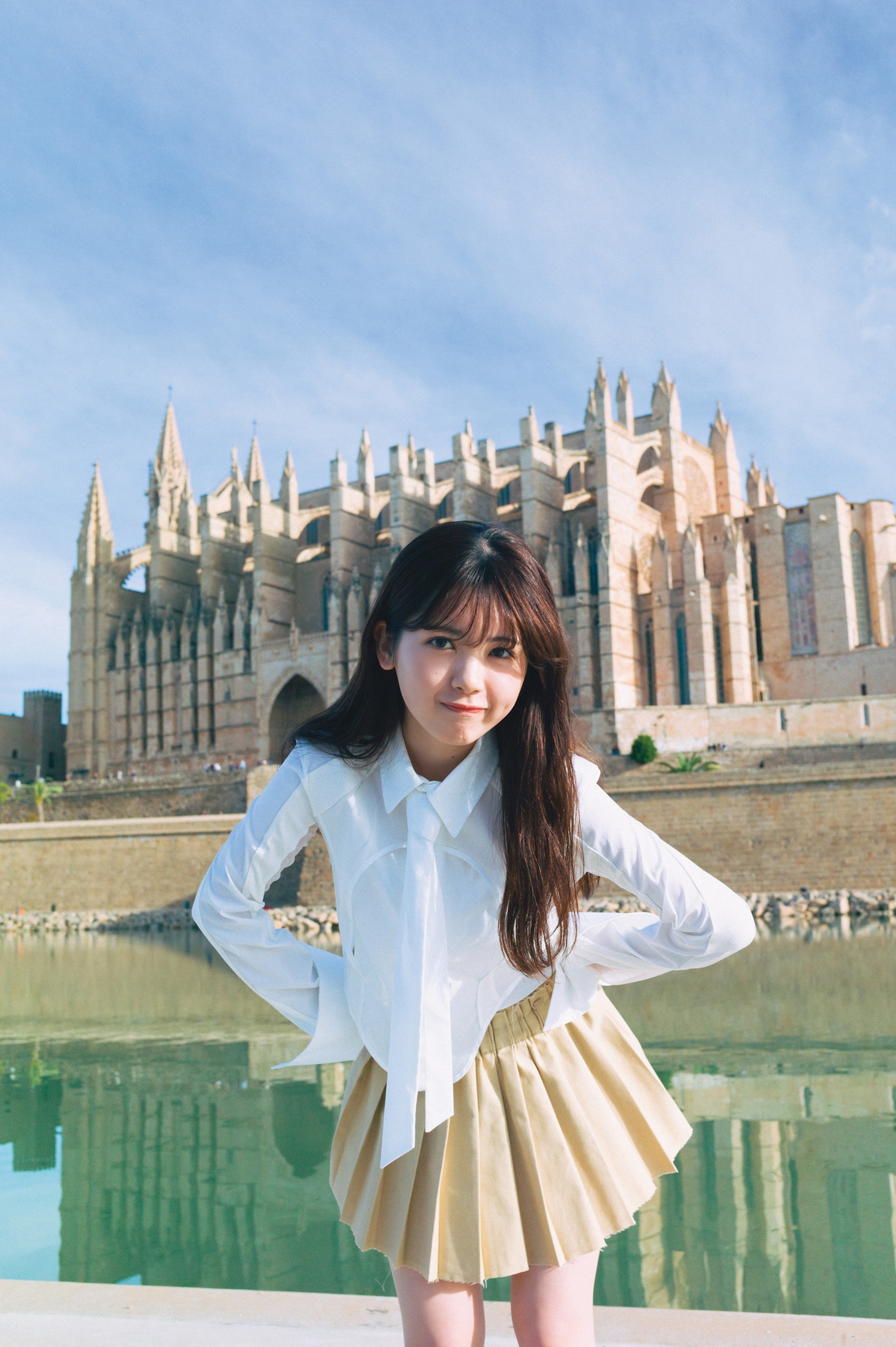 筒井あやめ（乃木坂46）1st写真集「感情の隙間」先行カット（撮影：細居幸次郎）