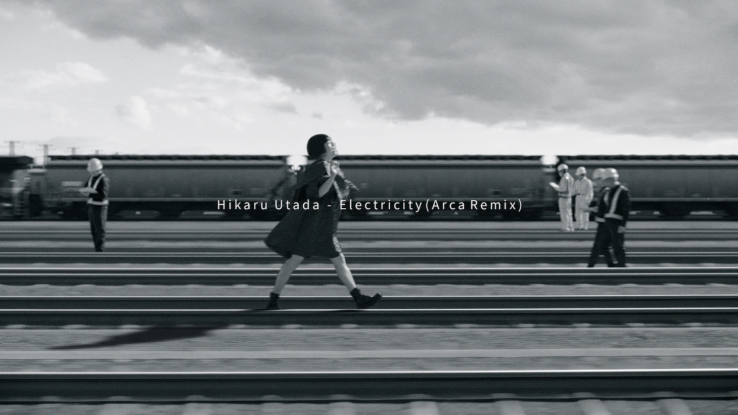 宇多田ヒカル「Electricity（Arca Remix）」ミュージックビデオのサムネイル。