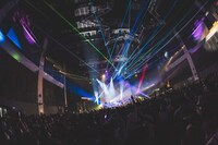 第4期LADYBABYによるライブの様子。（撮影：ポテヤマムラ）