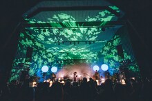 「須田景凪 LIVE 2025 "花霞"」の様子。（撮影：藤井拓）