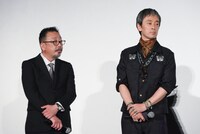 左から中村義洋監督、滝藤賢一。
