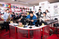 「tiny desk concerts JAPAN」より。（写真提供：NHK）