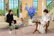 テレビ朝日系「徹子の部屋」より。左から、TERU（GLAY）、黒柳徹子。©テレビ朝日