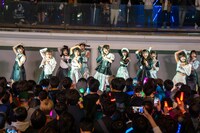 WHITE SCORPION「Beach opening」リリース記念イベントの様子。