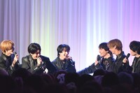 武藤潤の突然の涙に驚くメンバー。