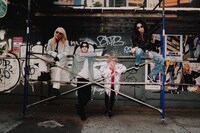 YOSHIとXYのバンドメンバー。