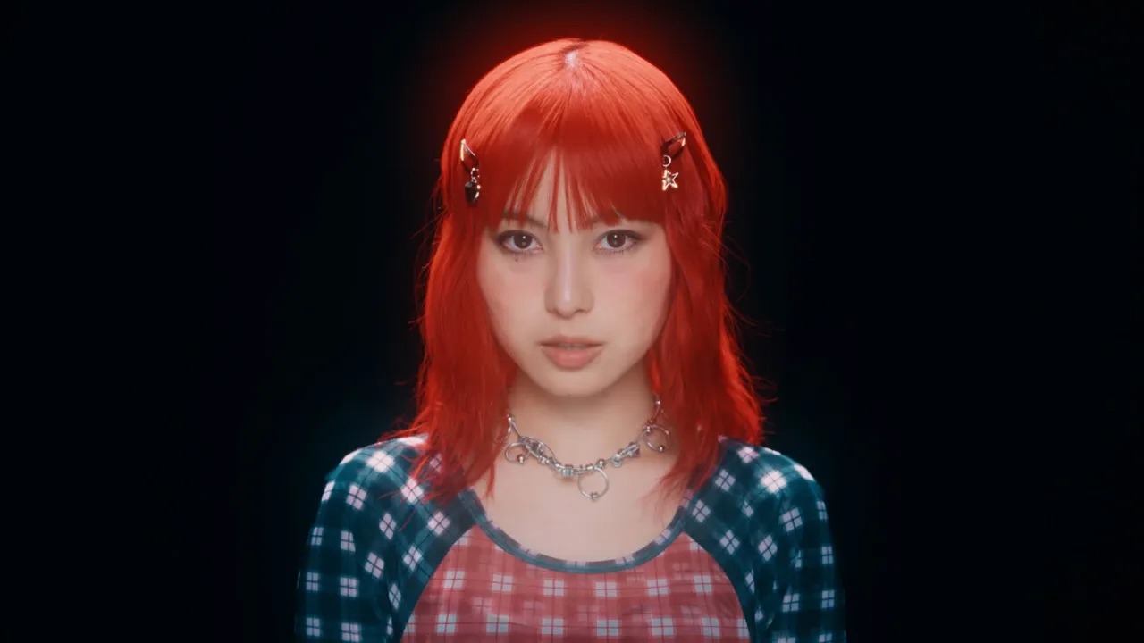 a子｢PAPER MOON｣MVより。