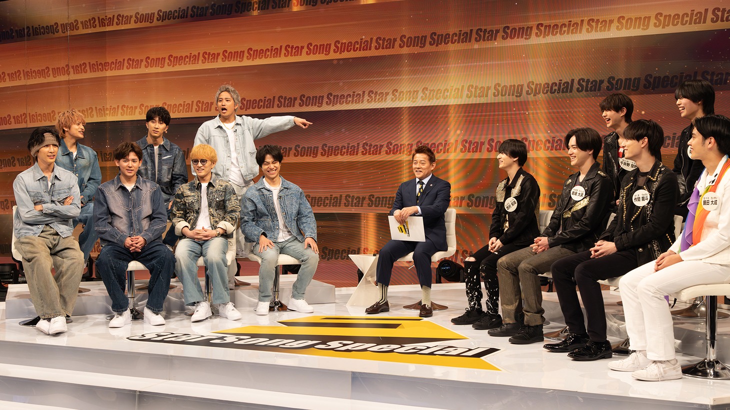 「Star Song Special」より、トーク中のWEST.とジュニア。©Storm Labels Inc.