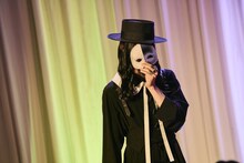 仮面をつけて登場した栗原類（撮影：斎藤大嗣）