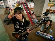 Mega Shinnosuke「メロい夢」ミュージックビデオより。