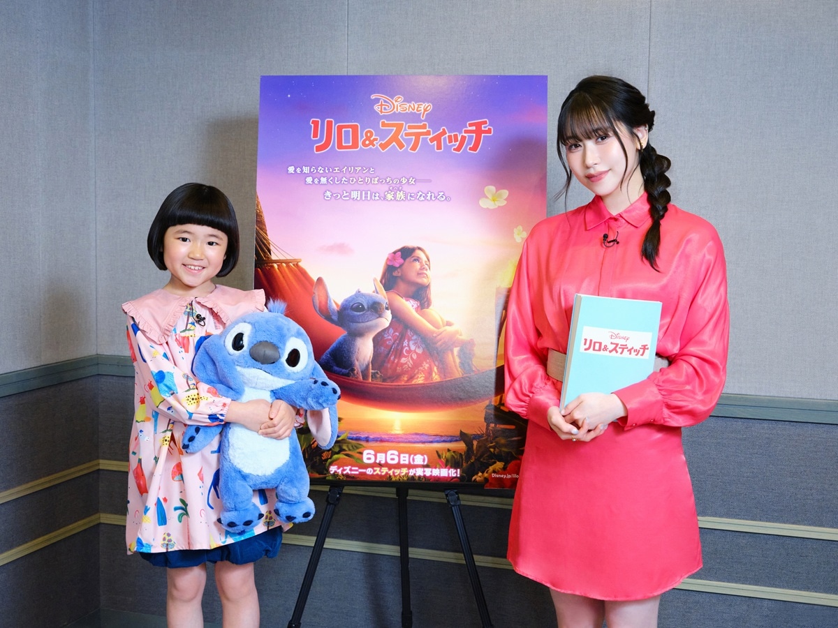 左から永尾柚乃、MOMONA（ME:I）。
